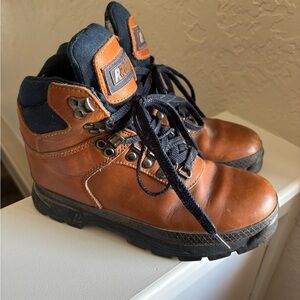 VTG 90s Raichle Swiss Hiking Mountaineering Leather Boots Mens 6 - Women’s 7.5